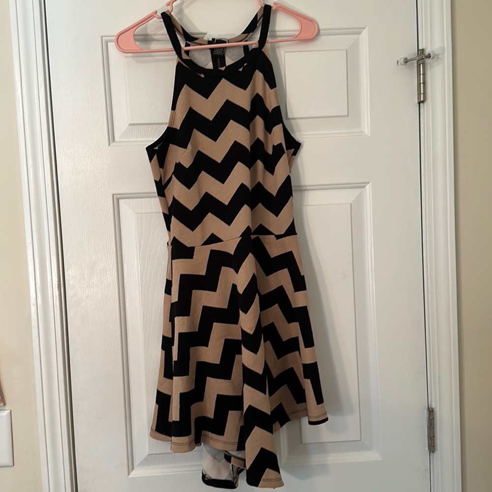 Rue21, Size M, Razorback Dress, Triangle Shaped Skirt, Black & Tan